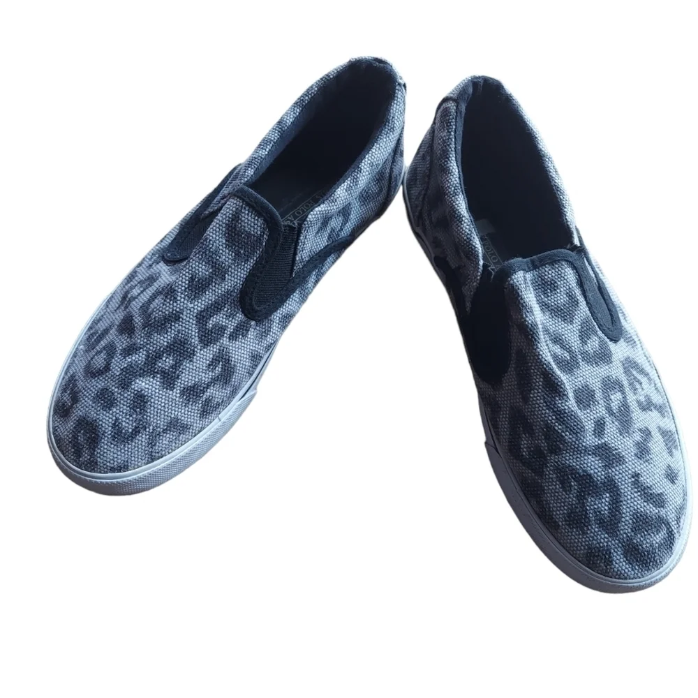 7.5 Polo assn. Gray and‎ black cheetah print